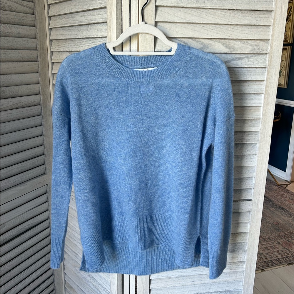 Light blue Long-sleeved Crewneck Sweater